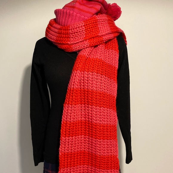 Juicy Couture Hat and Scarf - Picture 6 of 6